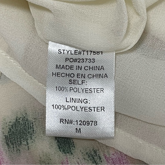 🆕 entro Light Sand Abstract Floral Print Smocked Yoke Blouse Sz M - Picture 11 of 12